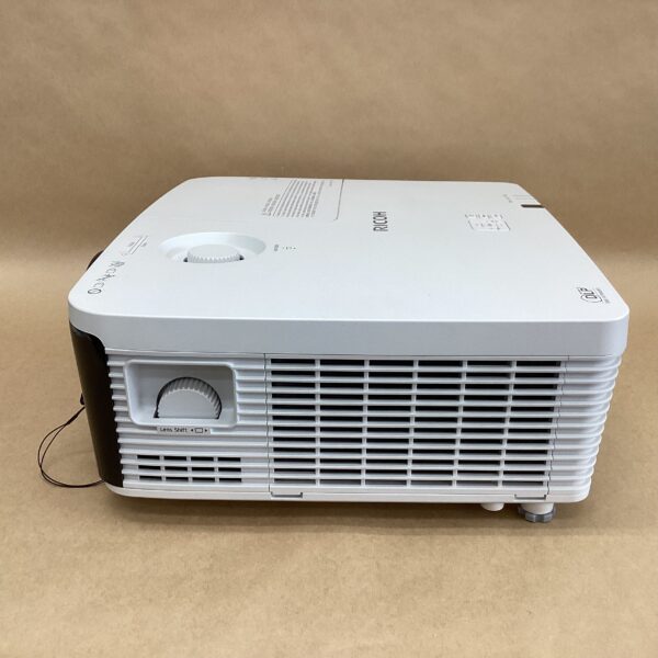 Lamp use 592 hours RICOH Business Projector PJ WU5570 5500 Lumens D-SUB HDMI Cable Remote Control - Image 3