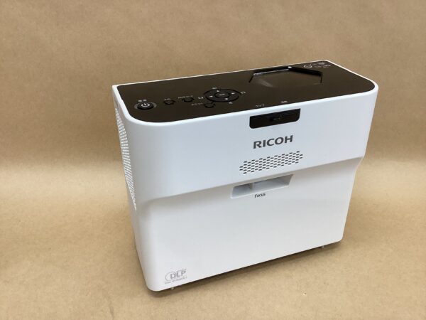 1200 hour lamp use RICOH DLP projector PJ WX4152 3500 lumens D-SUB HDMI cable Remote control Soft case