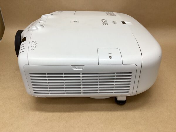 77 hours lamp usage Epson Business Projector EB-4770W 5000 lumens Wireless D-SUB HDMI cable Remote control - Image 3