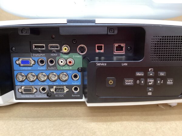 77 hours lamp usage Epson Business Projector EB-4770W 5000 lumens Wireless D-SUB HDMI cable Remote control - Image 9