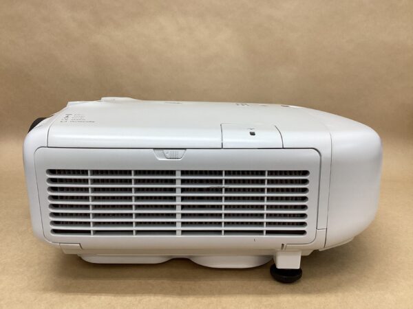 Lamp usage: 1641 hours Epson Business Projector EB-5520W 5500 lumens Wireless D-SUB HDMI USB-B cable Remote control - Image 3