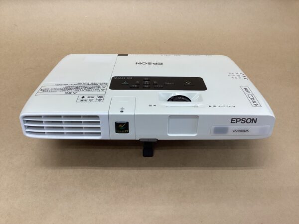 Lamp usage 1174 hours Epson Business Projector EB-1771W 3000 lumens D-SUB USB-B cable Remote control