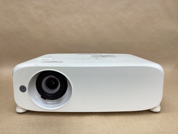 Lamp usage 4190 hours Panasonic Business Projector PT-VW535NJ 5000 lumens HDMI D-SUB cable Remote control