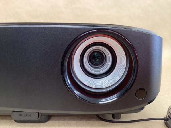 2443 hours lamp usage BenQ DLP projector MW523 3000 lumens Multilingual OSD HDMI D-SUB cable Remote control - Image 2