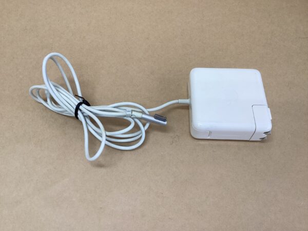 Genuine Apple 85W MagSafe Power Adapter A1343 100-240V-1.5A 50-60Hz 16.5V-18.5V-4.6A