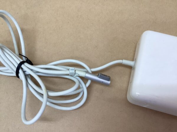 Genuine Apple 85W MagSafe Power Adapter A1343 100-240V-1.5A 50-60Hz 16.5V-18.5V-4.6A - Image 2