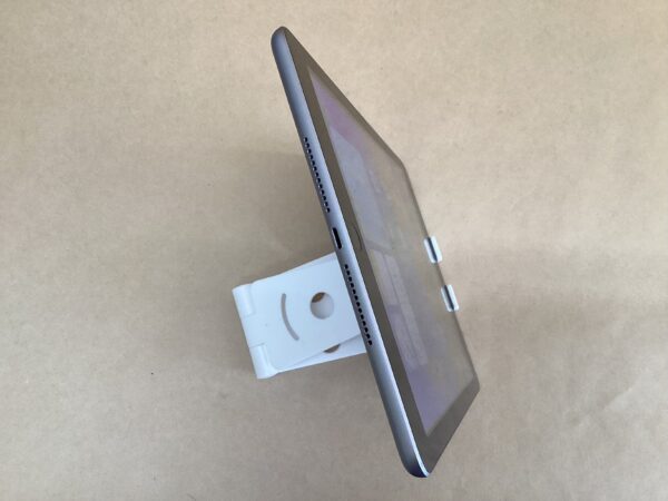 Battery remaining 89% APPLE IPAD5 (5th generation) WIFI 32GB Space Gray 9.7in RETINA IPAD OS 16.7.11 A1822 2017MODEL Camera - Image 4