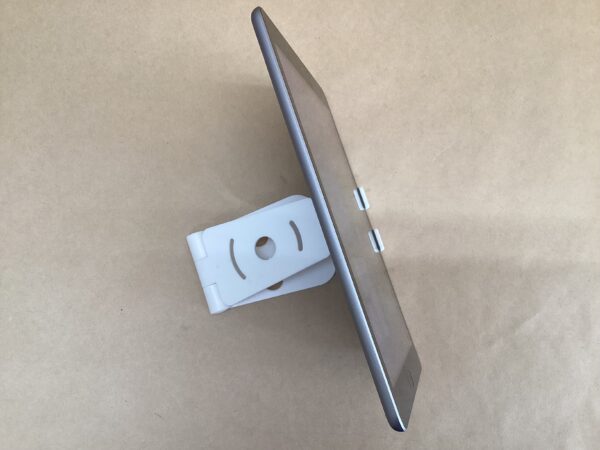 Battery remaining 89% APPLE IPAD5 (5th generation) WIFI 32GB Space Gray 9.7in RETINA IPAD OS 16.7.11 A1822 2017MODEL Camera - Image 5