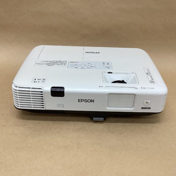 Lamp use: 43 hours Epson 3LCD projector EB-1940W 4200 lumens D-SUB HDMI USB-B cable Remote control