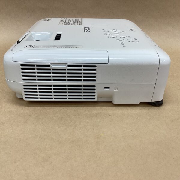Lamp use: 3268 hours Epson Business Projector EB-W31 3200 lumens Wireless compatible (adapter not included) Power button is sunken - Image 3