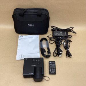 RICOH Mobile Type Short-focus LED Projector PJ WXC1110 600 Lumens D-SUB HDMI Cable Remote Control Soft Case