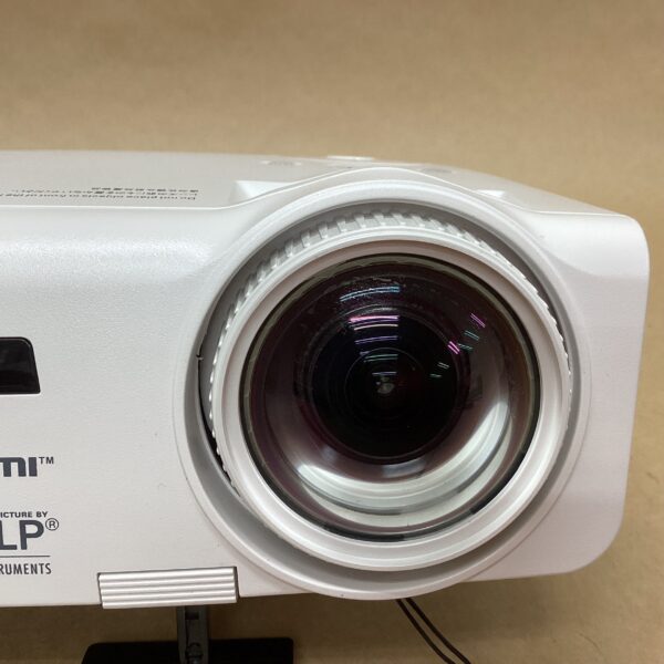 Lamp use 657 hours TAXAN projector KG-PS303WX 3000 lumens D-SUB HDMI cable - Image 2