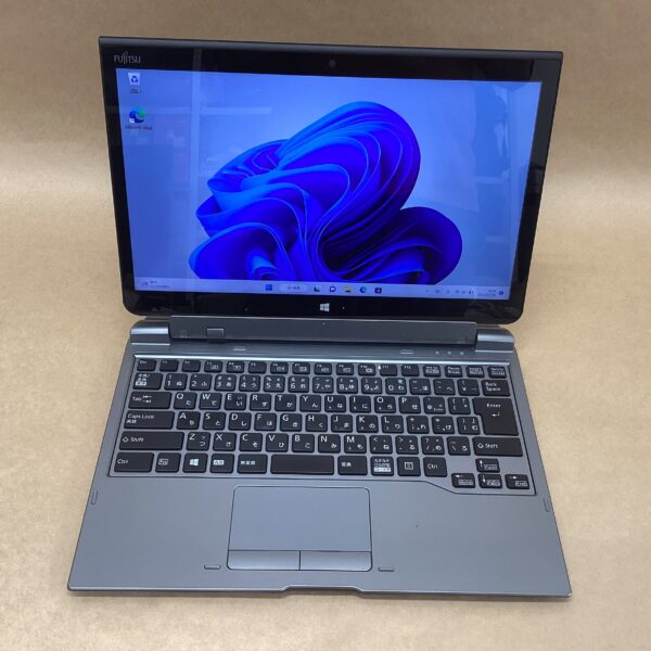 Fujitsu Tablet Q736/M CI5(6300U)-2.4GHZ 4GB 128GB 13.3in WIN11P Dock KB Body cover missing No battery warranty