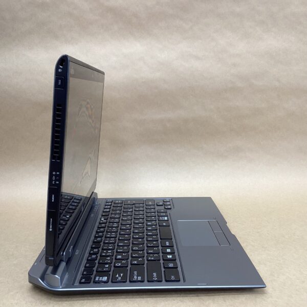 Fujitsu Tablet Q736/M CI5(6300U)-2.4GHZ 4GB 128GB 13.3in WIN11P Dock KB Body cover missing No battery warranty - Image 4