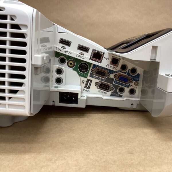 Lamp use: 30 hours Epson Business Projector EB-590WT 3300 lumens HDMI Wireless LAN compatible (adapter not available, must be purchased separately) D-SUB cable Body cover not available - Image 5