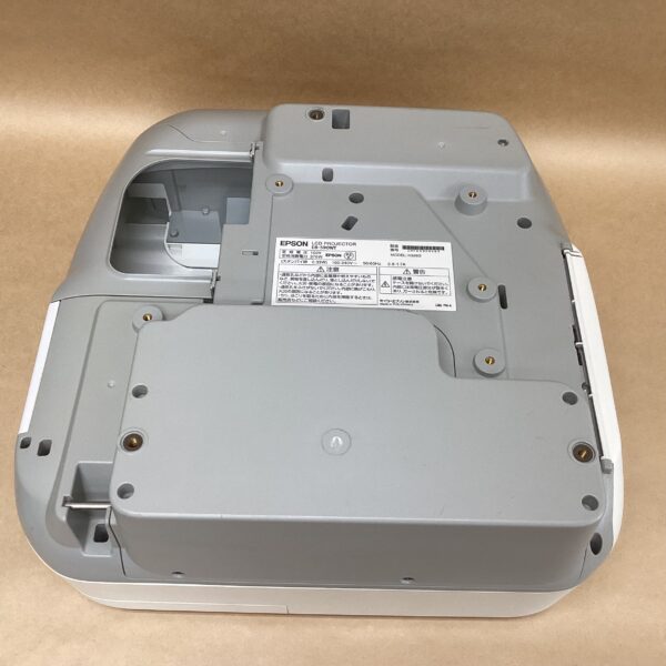 Lamp use: 30 hours Epson Business Projector EB-590WT 3300 lumens HDMI Wireless LAN compatible (adapter not available, must be purchased separately) D-SUB cable Body cover not available - Image 6