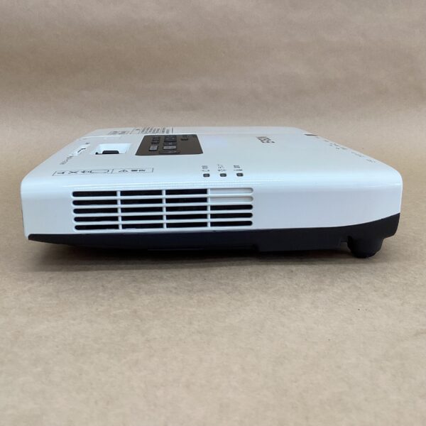 Epson EB-1776W Widescreen LCD Projector (3000 lumens, 3999 hours of lamp use) Wireless D-SUB HDMI USB-B cable Soft case (sticker marks and discoloration on the case) - Image 3